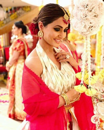 Hina Khan aka Komolika looks radiant in red at Kasautii Zindagii Kay 2 sets. See pics | IndiaToday