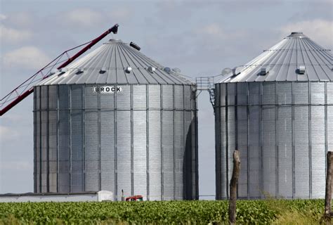 Grain Elevator Free Stock Photo - Public Domain Pictures