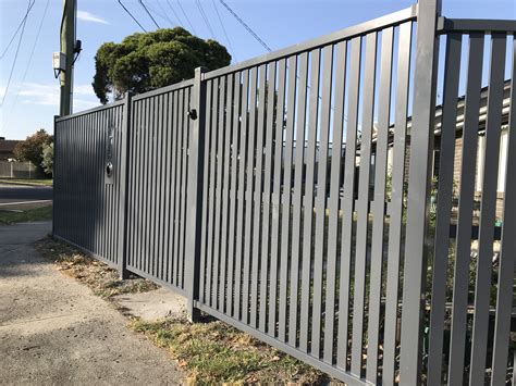 Aluminium slat fencing & Driveway Gates Melbourne - Pinnacle Fencing