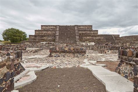 Avenue of the Dead Pyramids at Teotihuacan, Mexico 库存照片 - 图片 包括有 镇痛药 ...