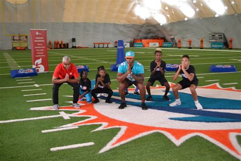 NFL PLAY 60’s exercise library keeps kids active as COVID-19 cases continue to spike | American ...