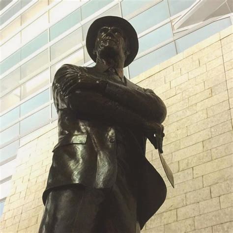 Tom Landry Statue - Sculpture Garden