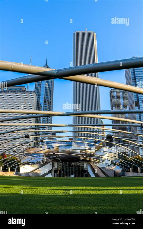 Chicago Jay Pritzker Pavilion Stock Photo - Alamy