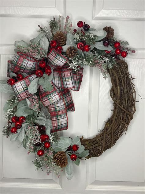 40+ Best Christmas Wreaths On Etsy You Can Purchase This Year