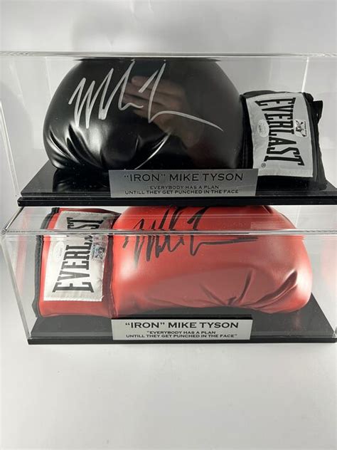 Boxing - Mike Tyson - Boxing gloves - Catawiki