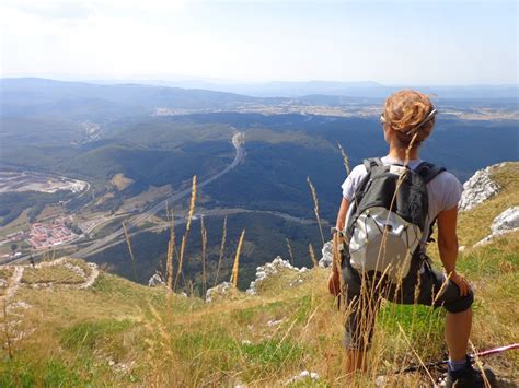 Best Osprey Backpack for Day and Overnight Hikes