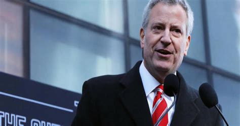 New York City Mayor Bill de Blasio running for president - CBS News