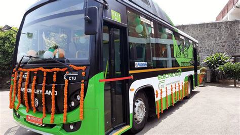 Ashok Leyland rolls out e-buses - The Hindu