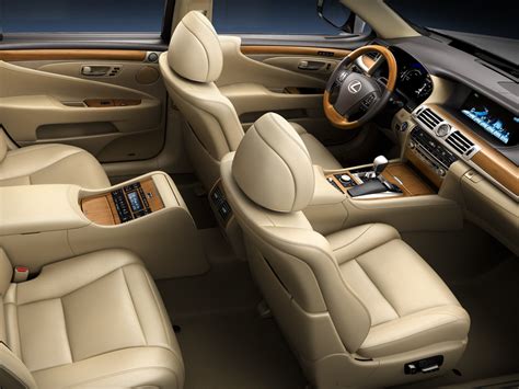 LS 600h Interior | Lexus Bahrain