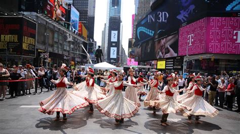 After Oscars Mughal-E-Azam cast performs at Times Square; the musical ...