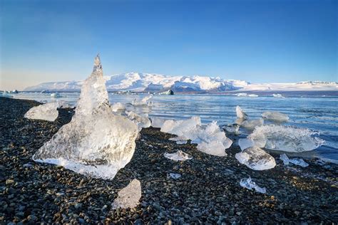 Jökulsárlón Glacier Lagoon: Visiting Iceland's Amazing Icebergs