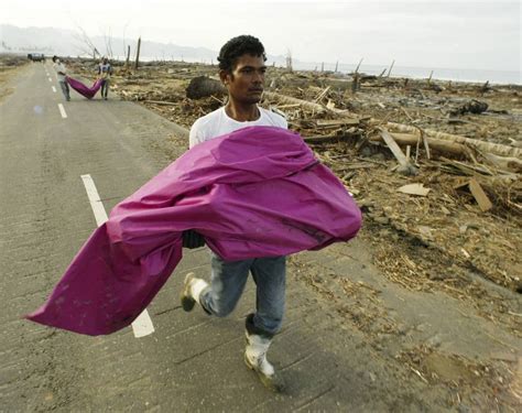 Remembering the 2004 tsunami in Banda Aceh | The Japan Times