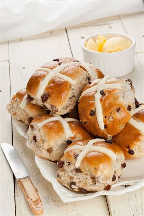 16 Easy Easter Bread Recipes — Best Easter Breads 2020