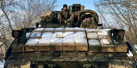 Photo: Ukrainian Bradley, Crew That Beat Top Russian Tank in Video ...