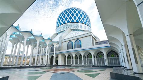 Sultan Salahuddin Abdul Aziz Mosque - Tourism Selangor