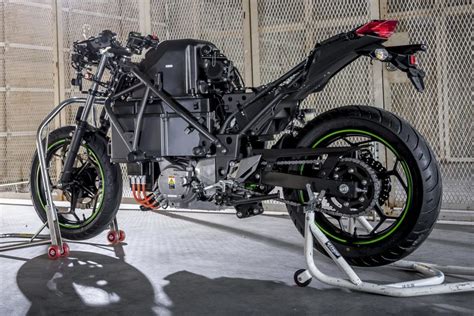 KAWASAKI ELECTRIC MOTORCYCLE FIRST LOOK (8 FAST FACTS) - GearOpen.com