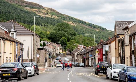 Treorchy in Wales is crowned Britain's Best High Street | Daily Mail Online