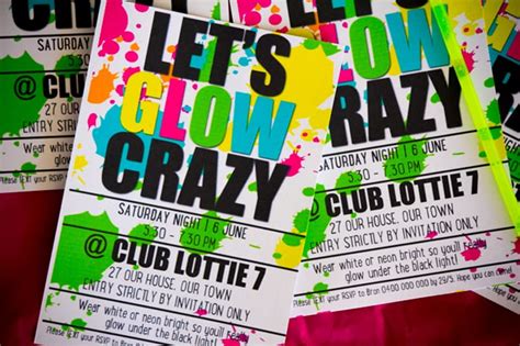 DIY glow party invites to download and print for free - Mumlyfe