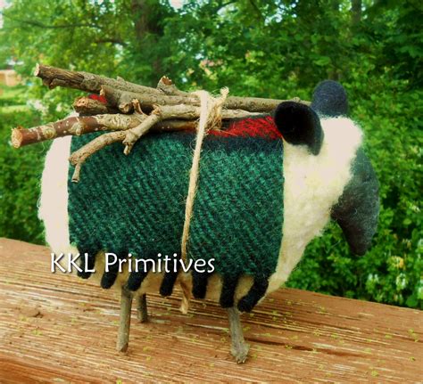 KKL Primitives Selling Blog: WOOL FELTED PRIMITIVE SHEEP - SOLD