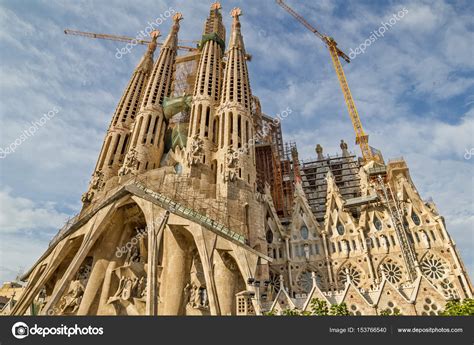 Sagrada Familia cathedral in Barcelona, Spain. – Stock Editorial Photo © tuulijumala #153766540