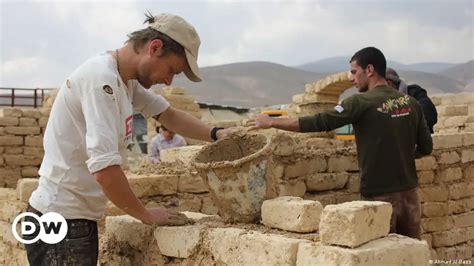 Building with Mud Bricks | DW's international conference: Global Media Forum. | DW | 02.04.2013