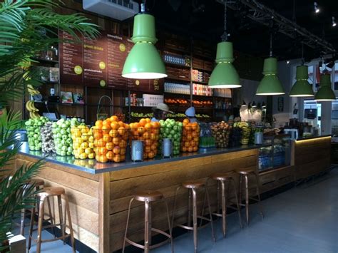 Inspirational Interior Designs of Fruit Juice Shop