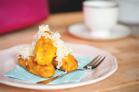 Kerala Style Pazham Pori (Banana Fritters) Recipe