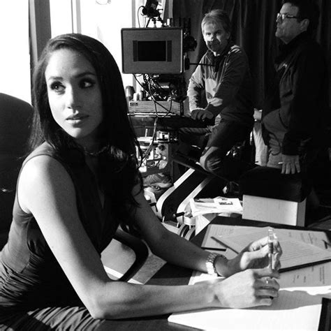 Meghan Markle’s unseen behind the scenes photos on Suits - Photo 6