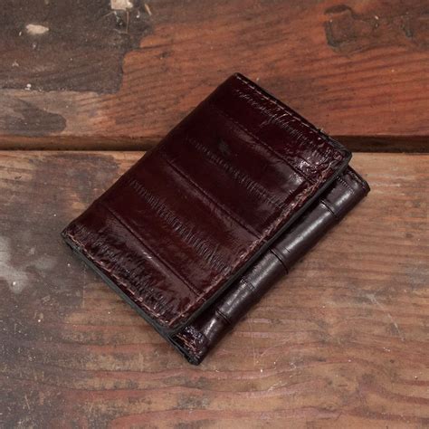 Amish Hand Made Brown Eel Trifold Wallet – Yoder Leather Company