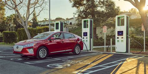 Electrify America now has 600 charging stations, announces new locations in the US | Electrek