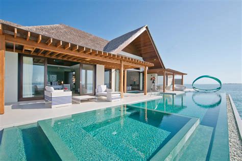 Top 5 Infinity Pools in the Maldives - Alpha Maldives Blog