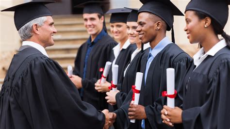 Should you Get an Associates Degree? | Validgrad