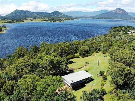 Moogie House -Stunning mountain and lake views - Houses for Rent in Moogerah, Queensland ...