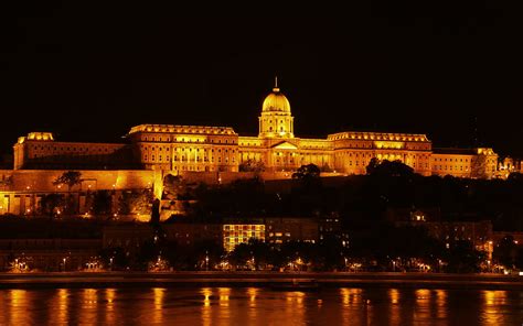 Buda Royal Palace at Night...#40 | May 2014 - Something a li… | Flickr