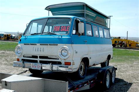 File:Fargo Camper Van.jpg - Wikimedia Commons