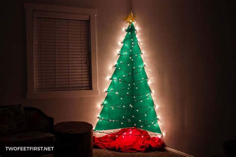 DIY Wall Mounted Christmas Tree