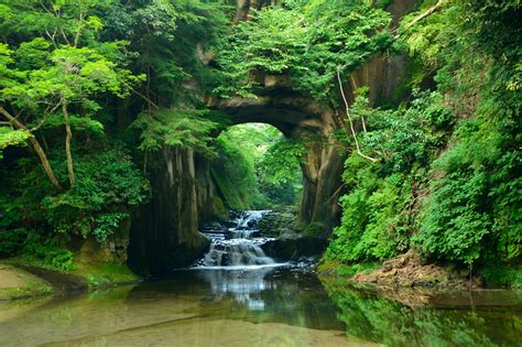 Nomizo Falls: The Secret Instagram-Worthy Waterfall - Japan Web Magazine