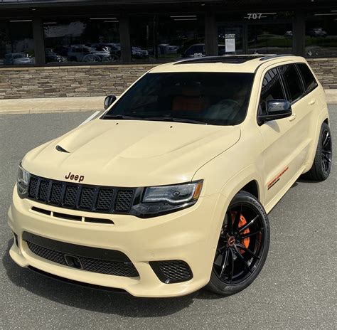 NFL Star Chase Young Drives This Custom 900-HP Jeep Grand Cherokee Trackhawk - autoevolution