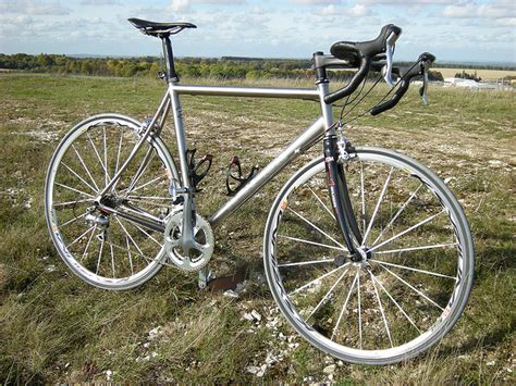 Titanium road bike - Sportive Cyclist