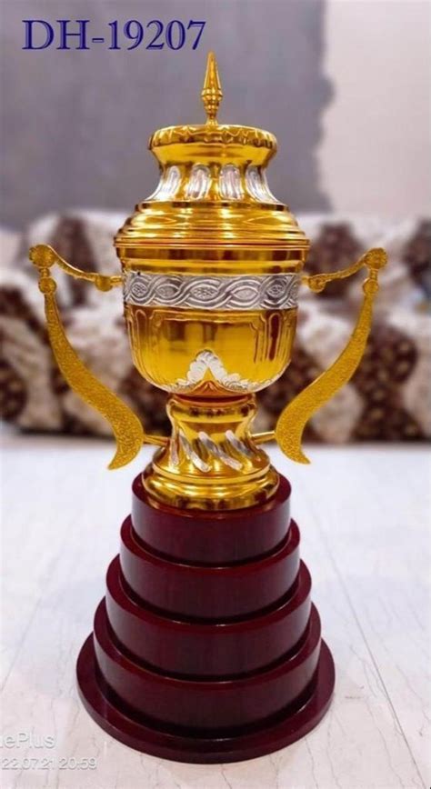 Golden Ipl Cup Trophy at Rs 8000/set in Moradabad | ID: 25407571091