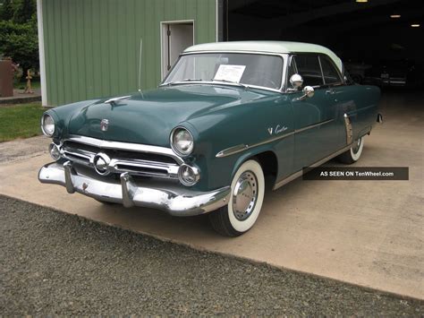 1952 Ford crestline victoria