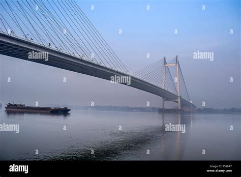 Vidyasagar Setu Bridge, Hooghly River, Kolkata, West Bengal, India ...