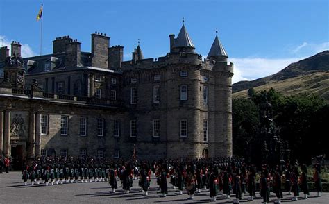 Royal Central — The Throne Room at Holyroodhouse: Queen Elizabeth...