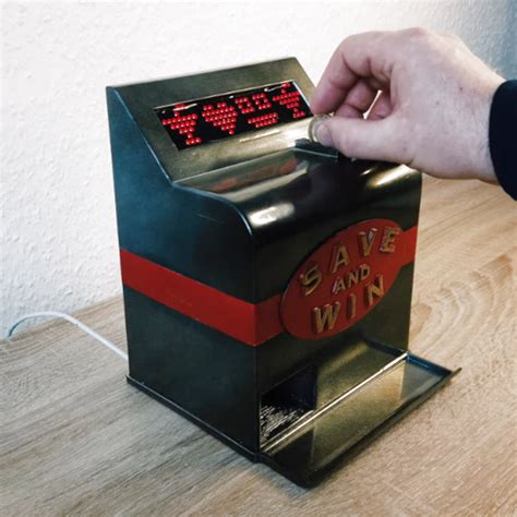 Piggy-bank-slot-machine-600_bright | Hackaday