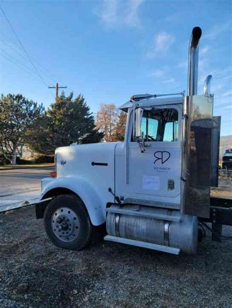 International 9300 (1994) : Daycab Semi Trucks