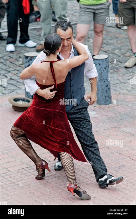 Tango dancers, San Telmo District, Plaza Dorrego, San Telmo Fair ...