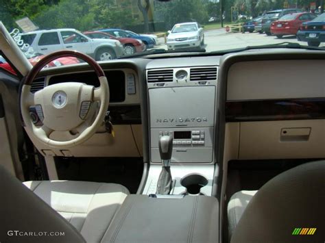 2004 Lincoln Navigator Ultimate Light Parchment Dashboard Photo #33294221 | GTCarLot.com