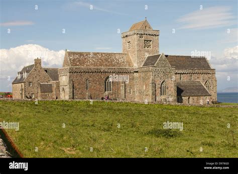 Iona Abbey; Isle of Iona; Scotland Stock Photo - Alamy