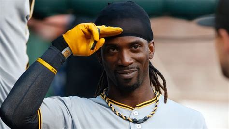 Pirates' Andrew McCutchen wins NL MVP by a landslide