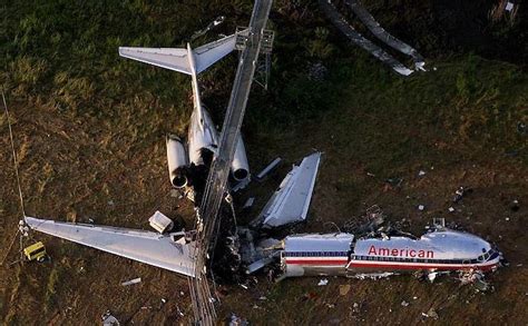 ARKANSAS 1 June 1999 - American Airlines Flight 1420 overran the runway while attempting to land ...